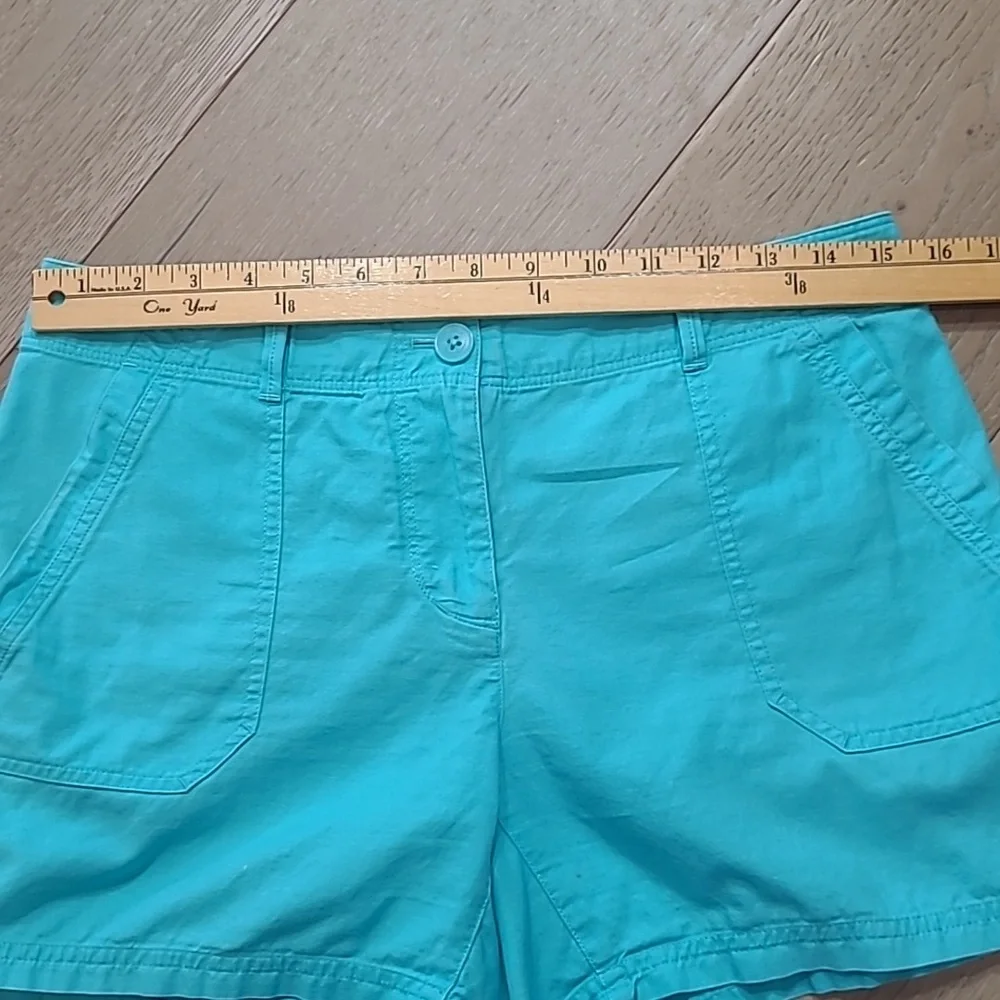 EUC Tommy Bahama Shorts Women's sz 4  Leigh Fit Blue 100% Cotton Chino Shorts